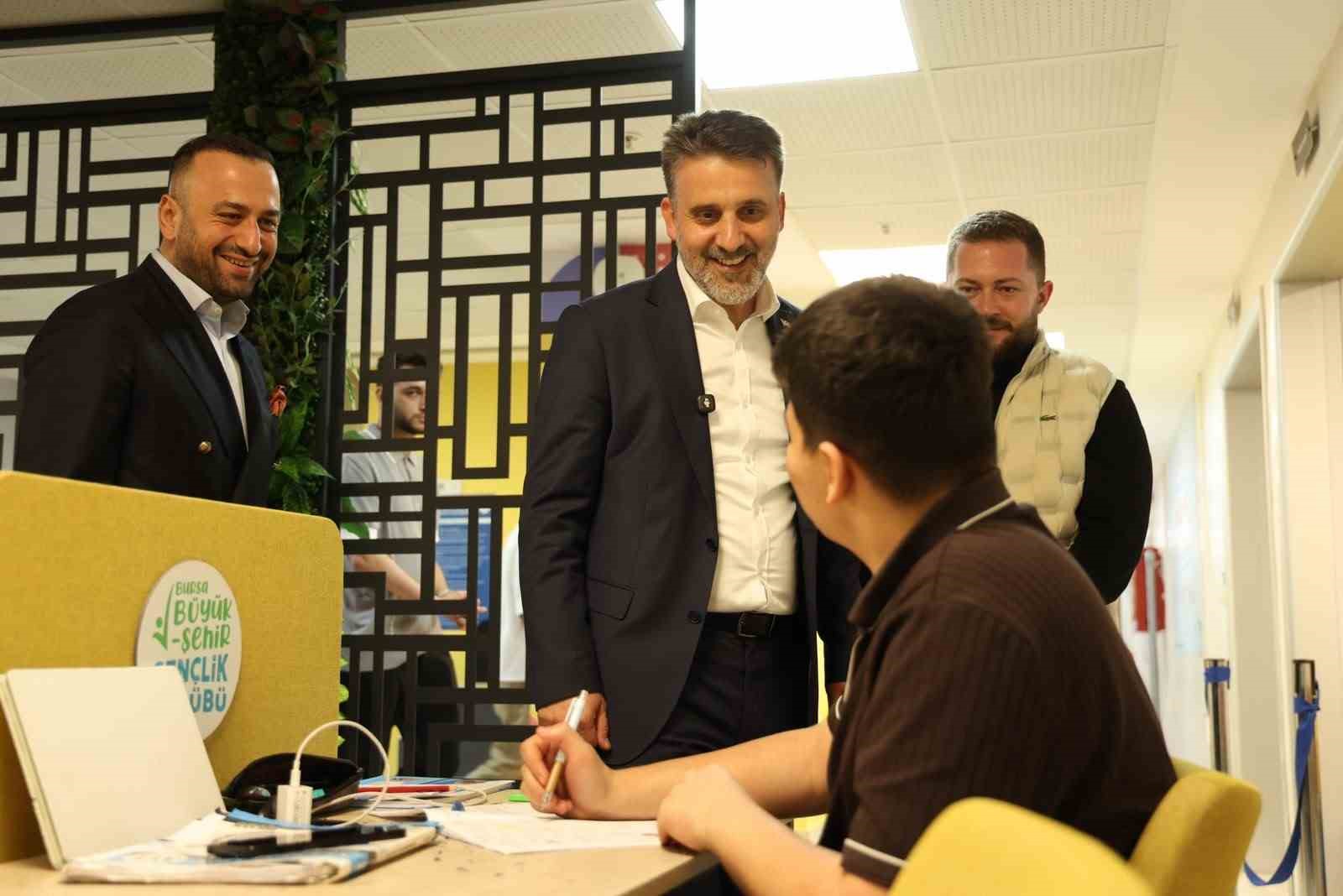 Başkan Vekili Biba öğrencilerle bir araya geldi