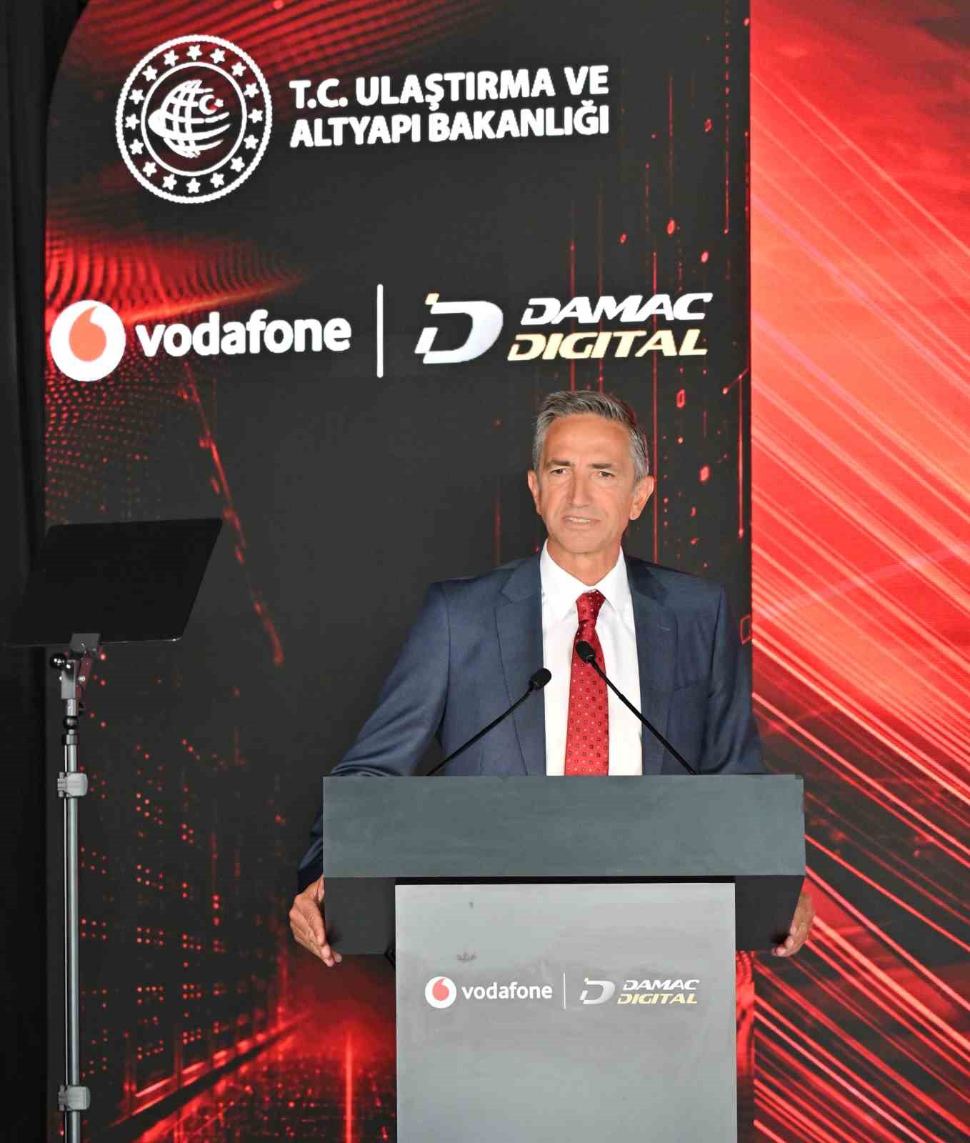 İzmir Veri Merkezi&rsquo;nin ilk fazı yaklaşık 100 milyon dolarlık yatırımla hizmete a&ccedil;ıldı