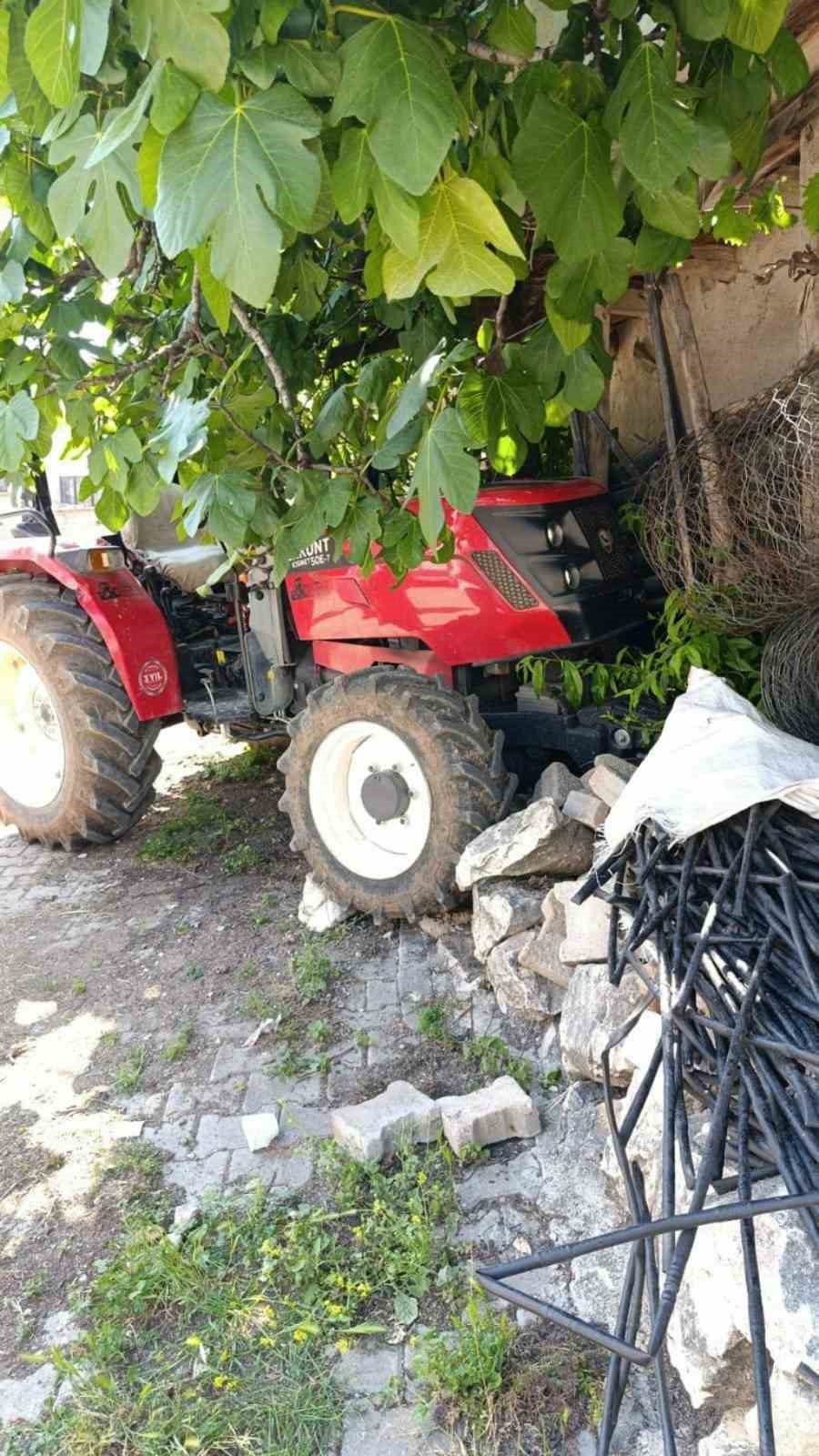 Traktörden düşen sürücü hayatını kaybetti