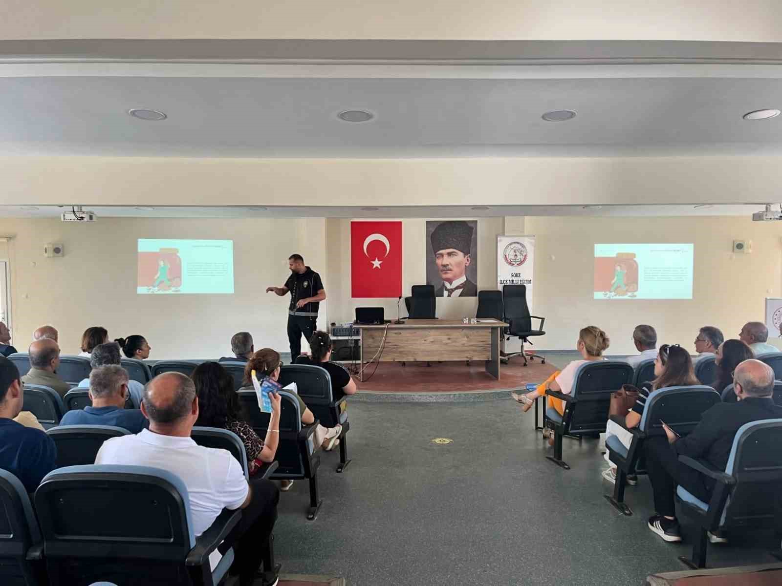 Okul yöneticilerine narkotik farkındalık eğitimi verildi