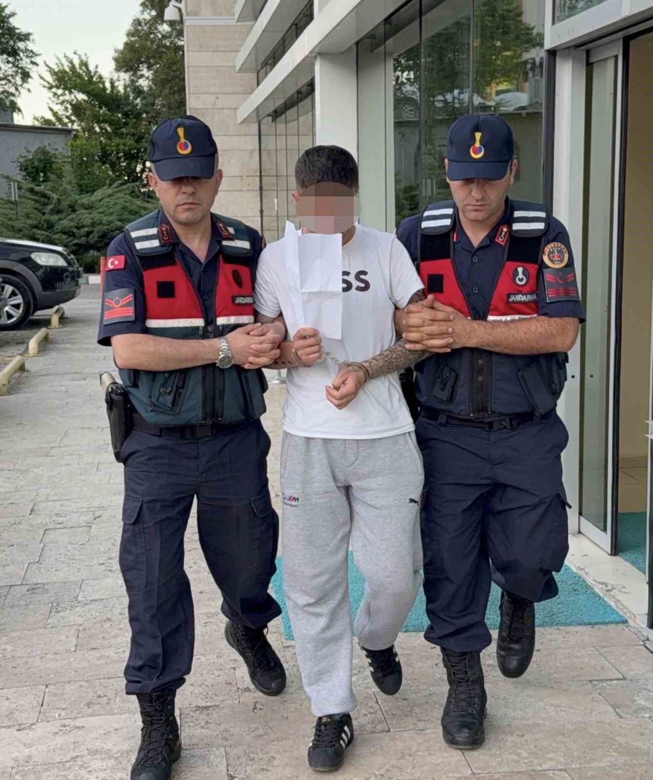 Uyuşturucu operasyonunda yakalanan genç tutuklandı