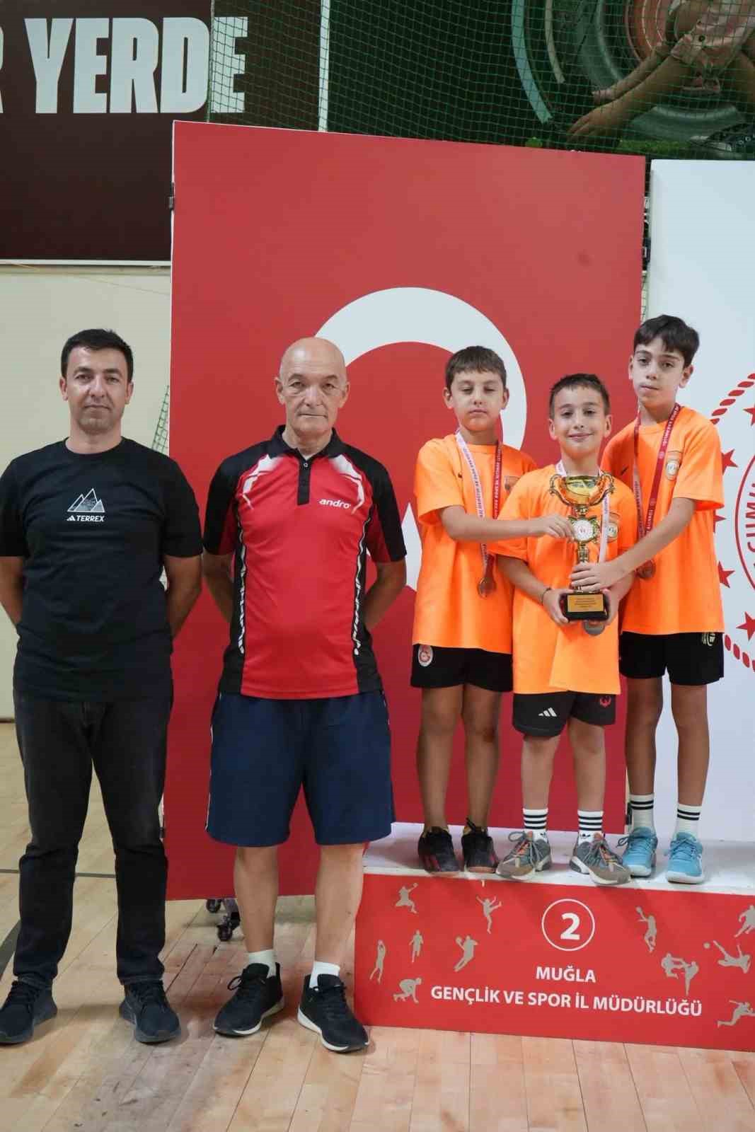 Menteşe&rsquo;de masa tenisi minikler il birinciliği m&uuml;sabakaları tamamlandı