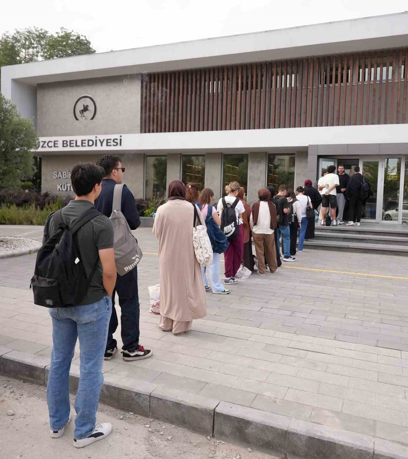 Başkan Özlü’nün kütüphane projesi hedefine ulaştı