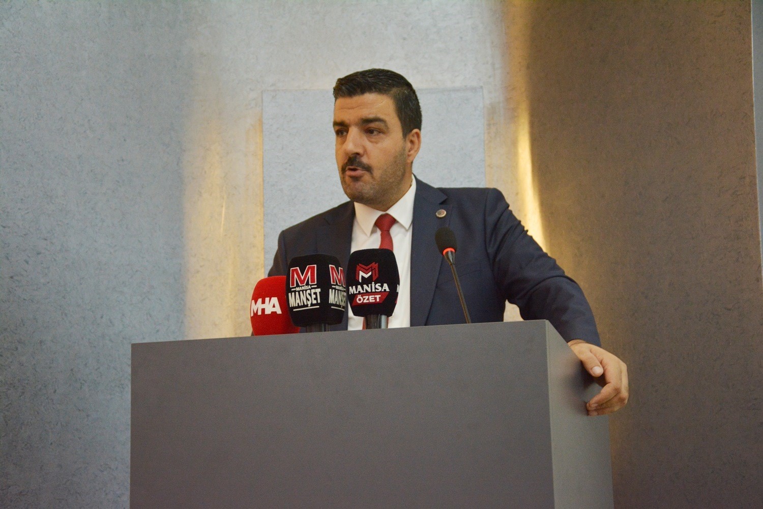 Manisa’da özel çocuklar için ’İlk rehber’ aileler olacak