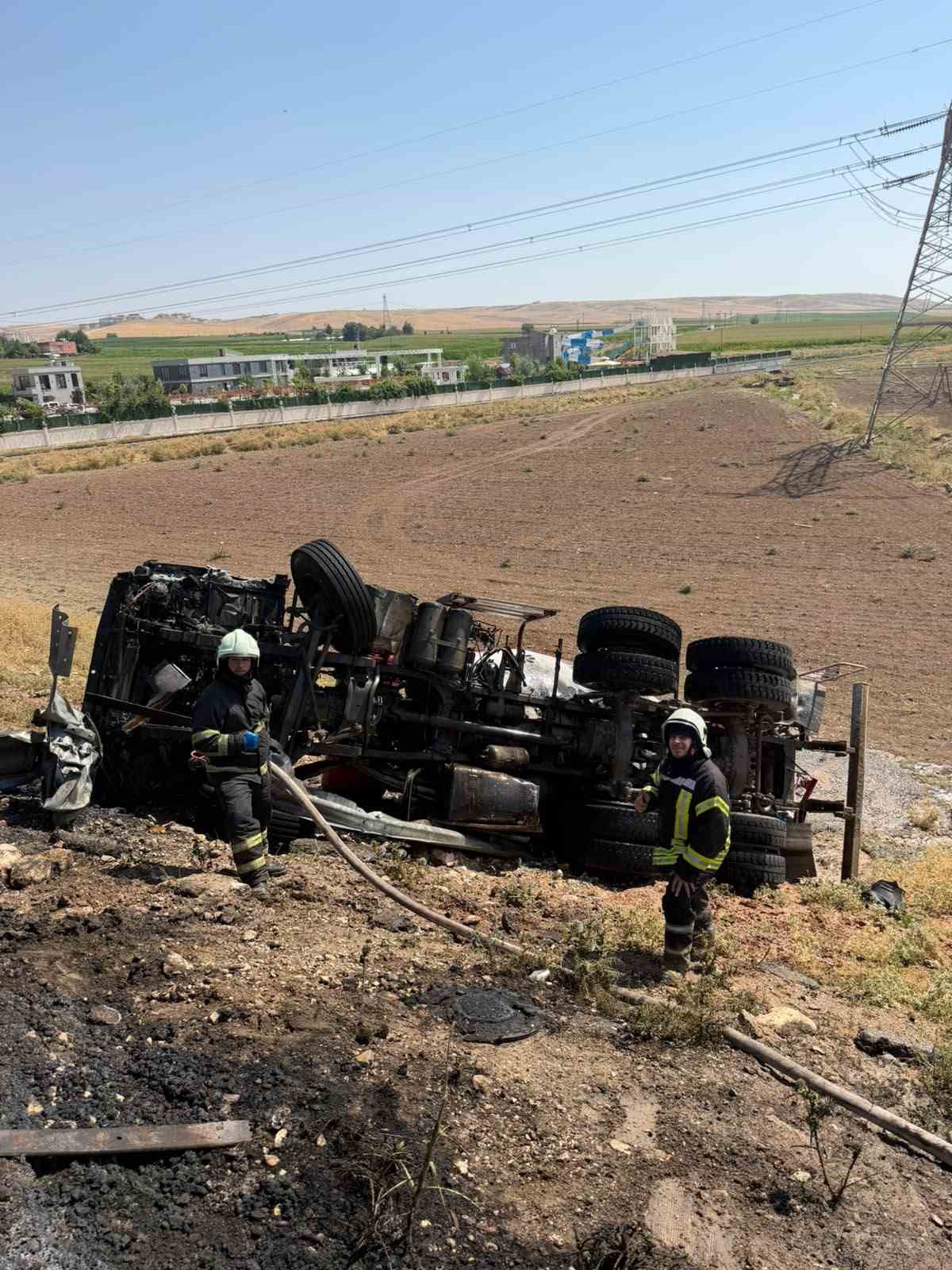 Batman beton mikserinin alev aldığı kaza güvenlik kamerasında