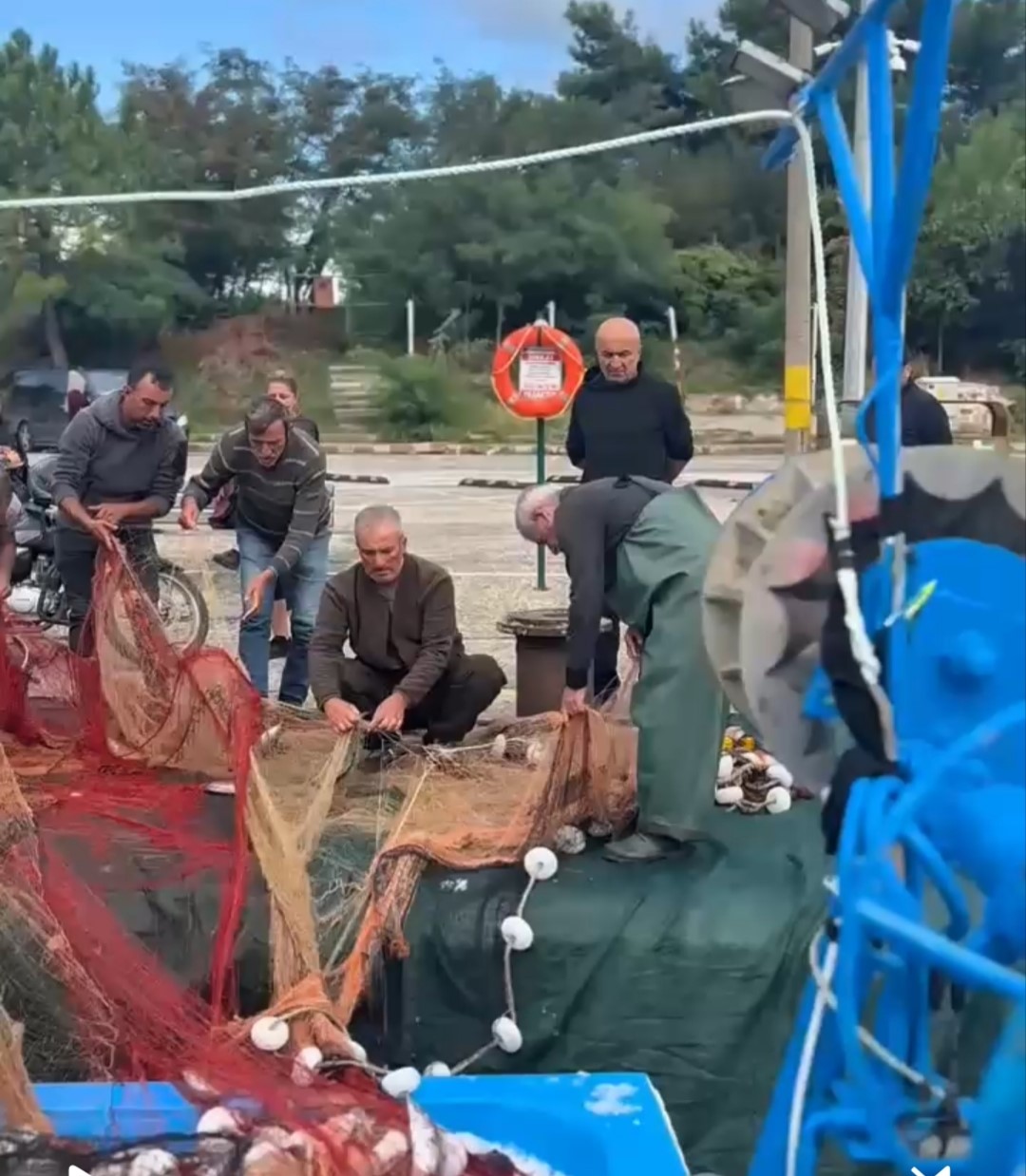 Bir gecede 2 bin adet palamut yakaladı