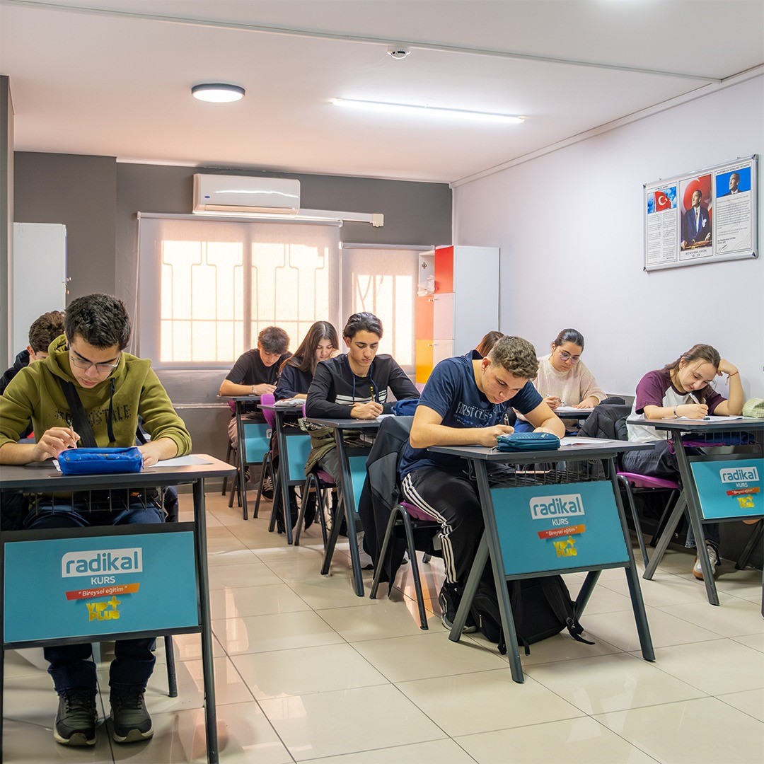 YKS’de tarihi başarı: Derecelerin ortak noktası yine Radikal