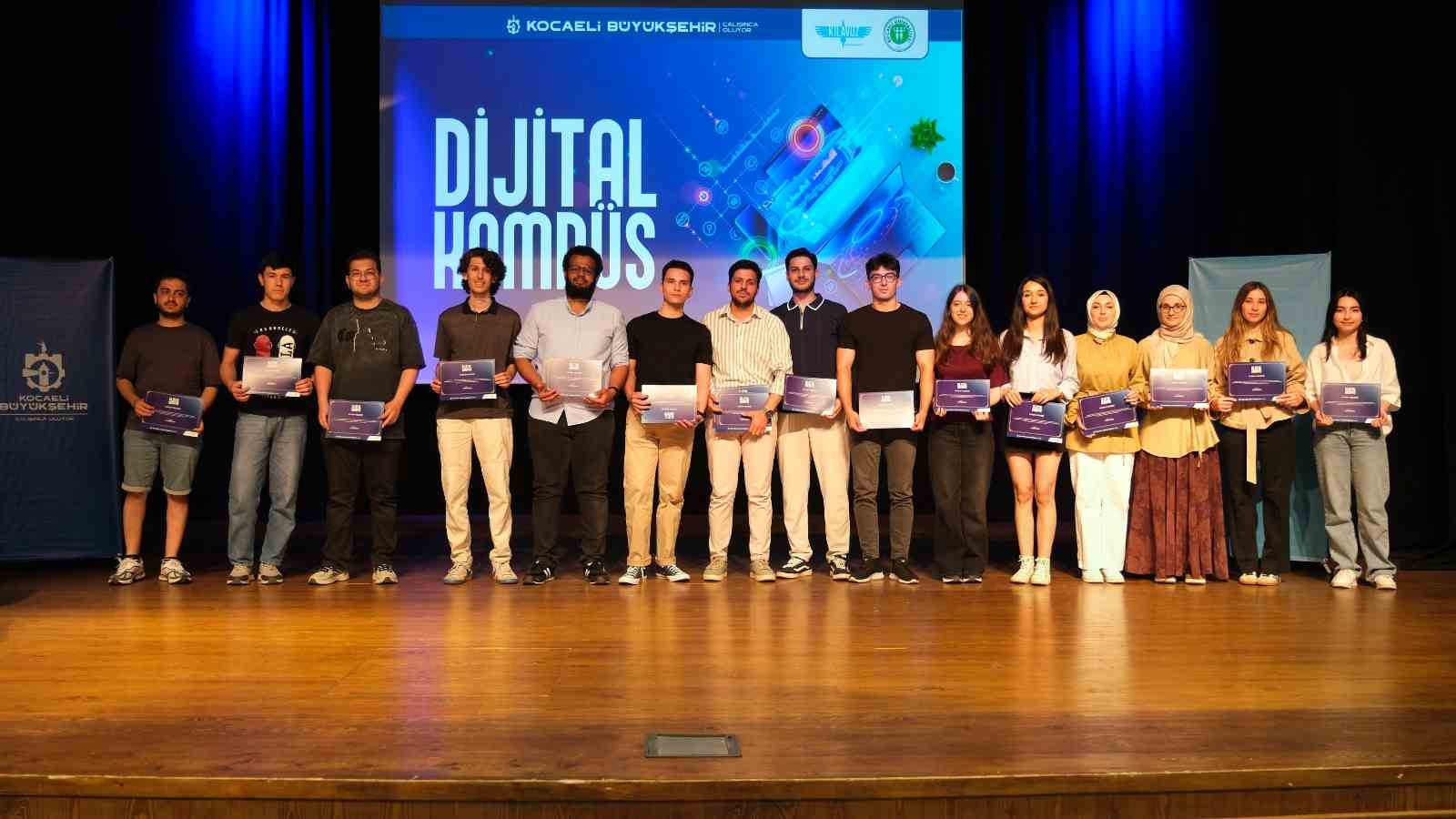 237 genç dijital becerilerini sertifikayla taçlandırdı