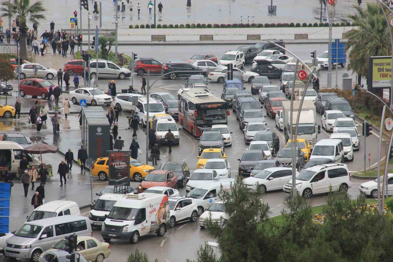 Samsun&rsquo;un trafik y&uuml;k&uuml; artıyor: 1 yılda 37 bin 641 ara&ccedil; artışı