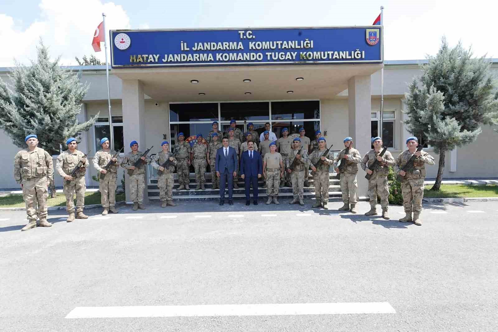 Vali Masatlı, D&ouml;rtyol&rsquo;da komandolarla bir araya geldi