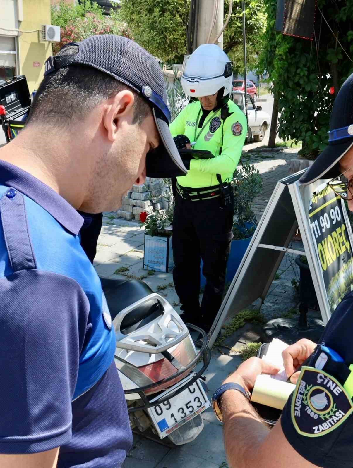 Çine’de kaldırımlarda motosiklet denetimi