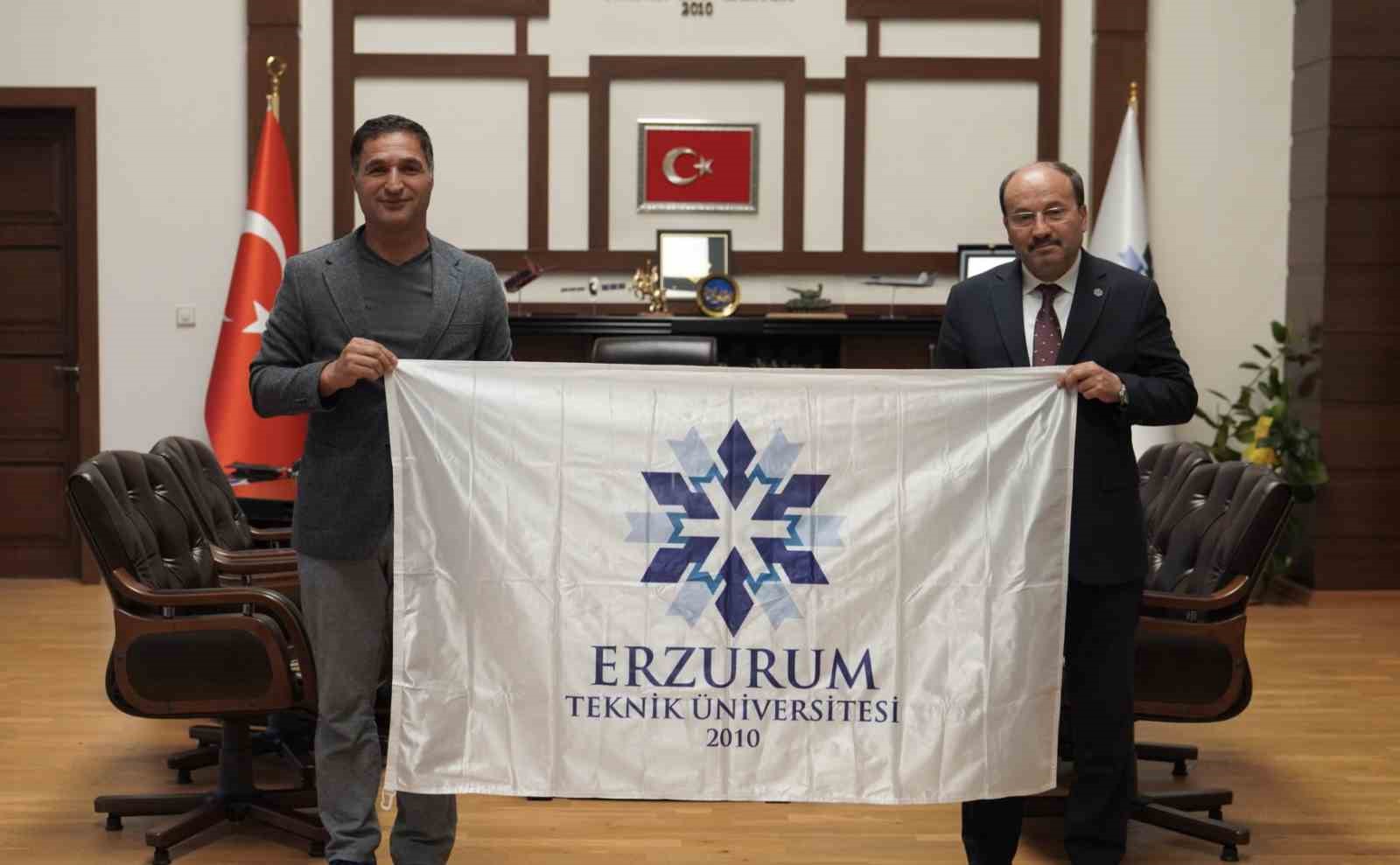 ETÜ bayrağı zirvede