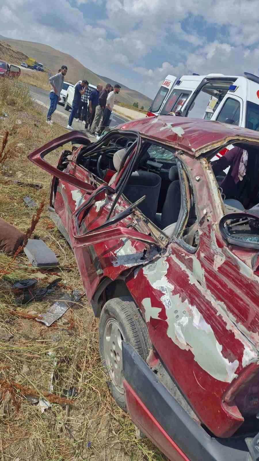 Erzurum&rsquo;da feci kaza: 2 &ouml;l&uuml;, 4 yaralı