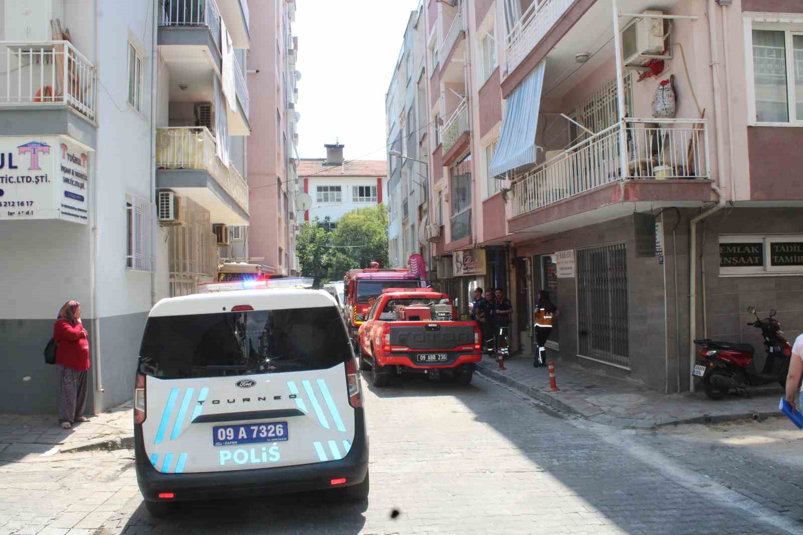 Aydın’da apartman dairesinde patlama: 1’i ağır 2 yaralı
