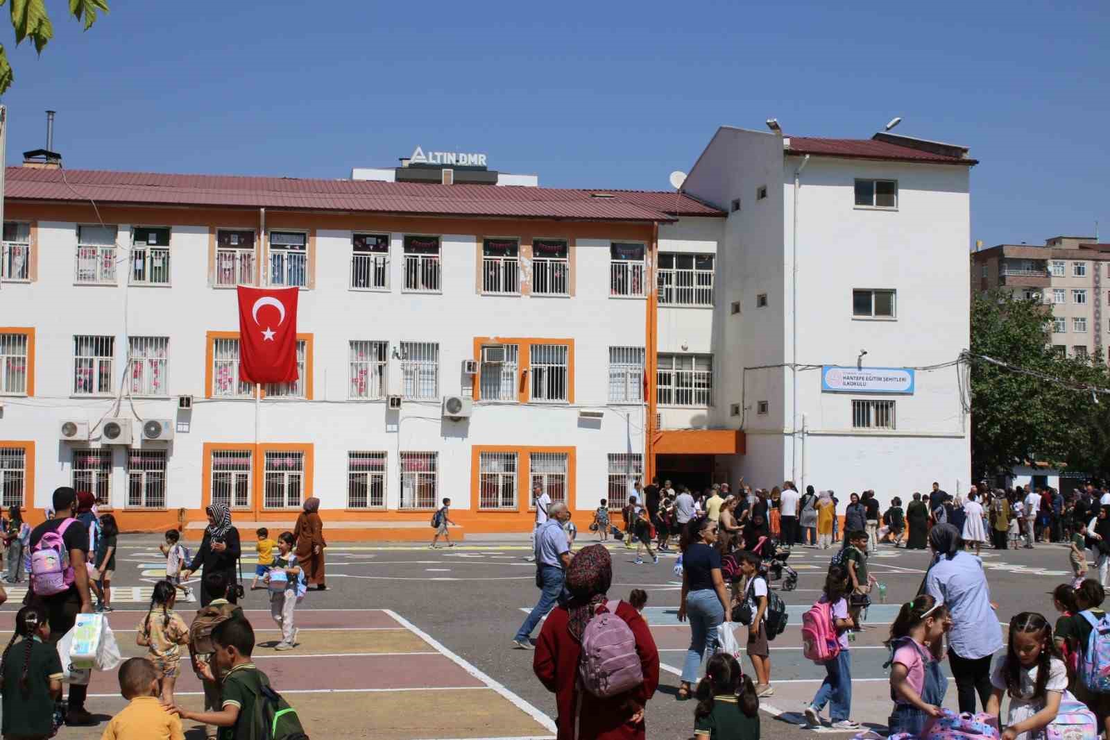 Minik &ouml;ğrencilerin b&uuml;y&uuml;k heyecanı