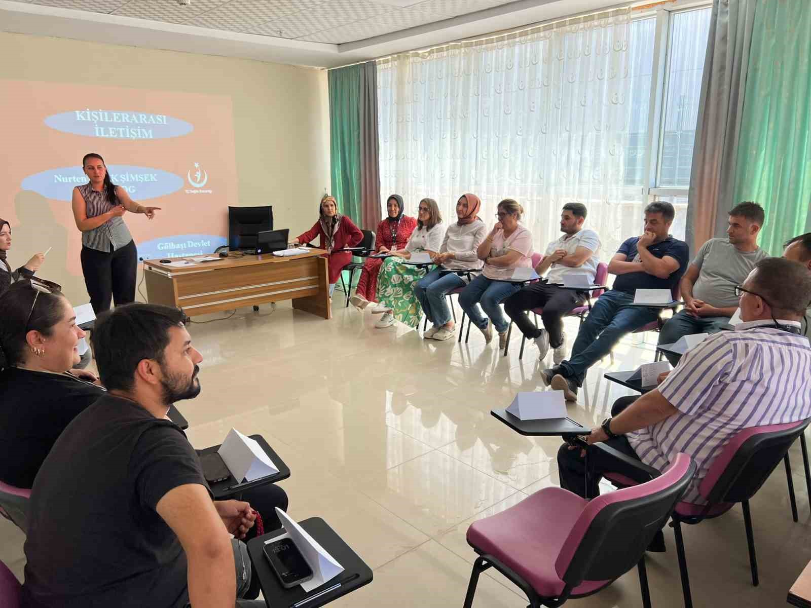 Kaymakam Algın, Gölbaşı Gençlik Merkezini ziyaret etti