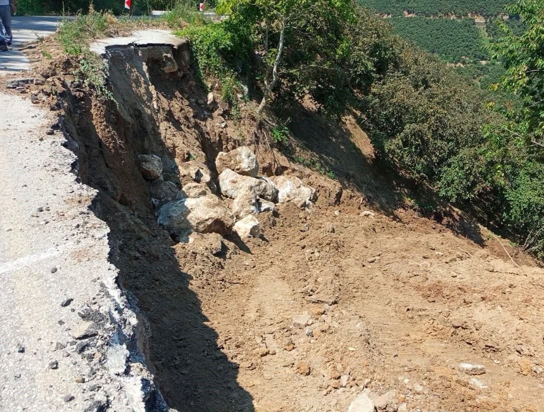 Gümüşova’da heyelan bölgesine müdahale başladı