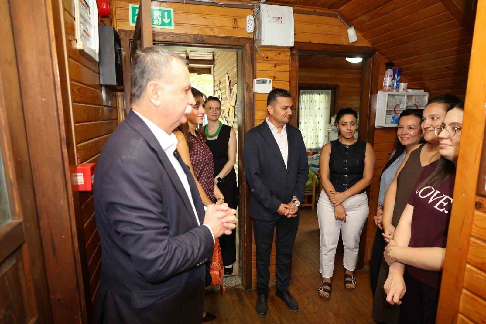 Başkan Balaban yeni eğitim yılında miniklerin heyecanına ortak oldu