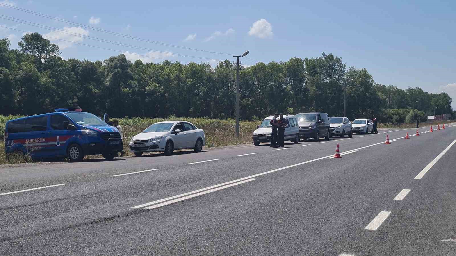 Çaycuma’da jandarmadan kara yolunda sıkı güvenlik denetimi