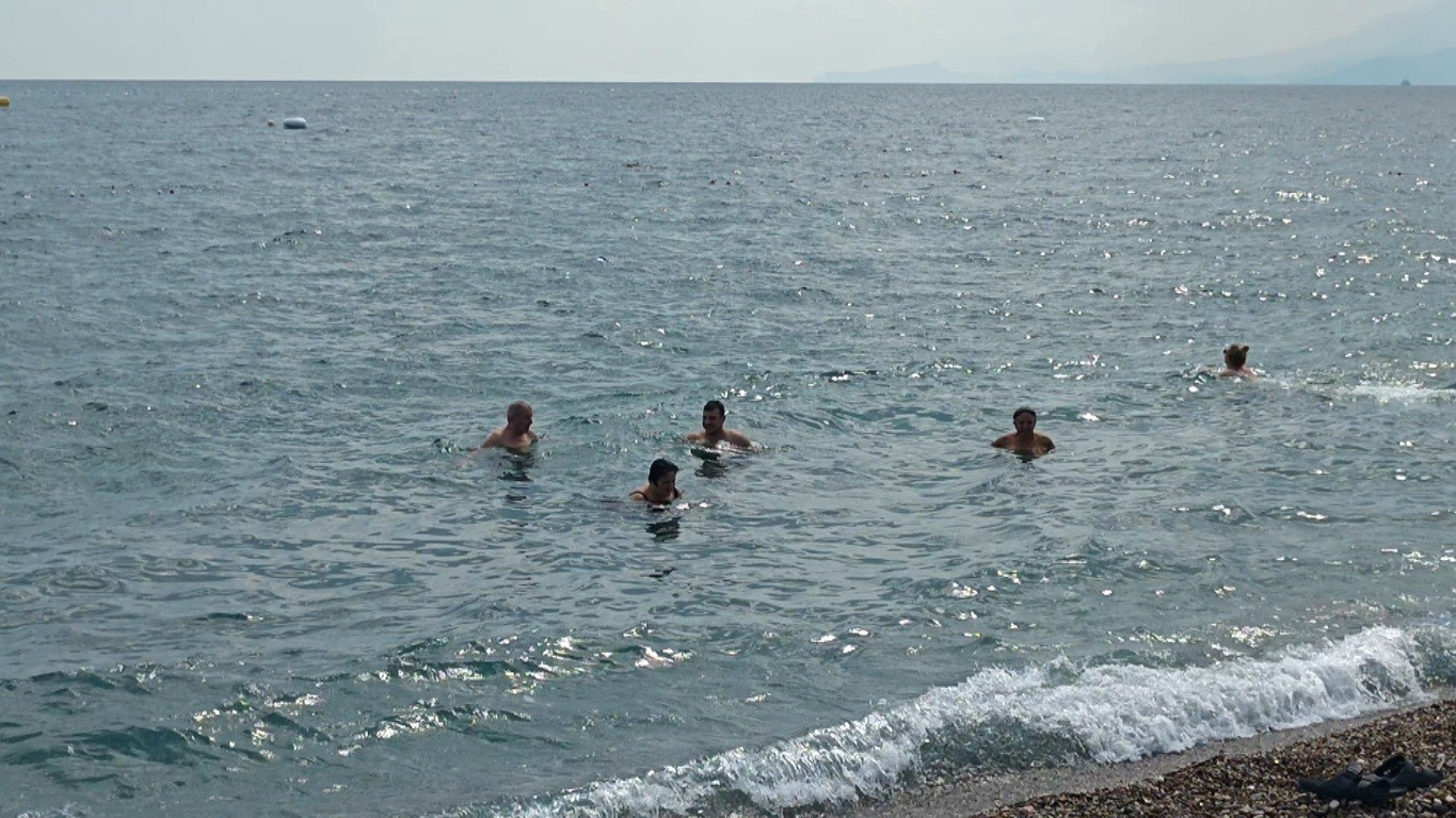 Antalya&rsquo;da eyl&uuml;lde deniz keyfi