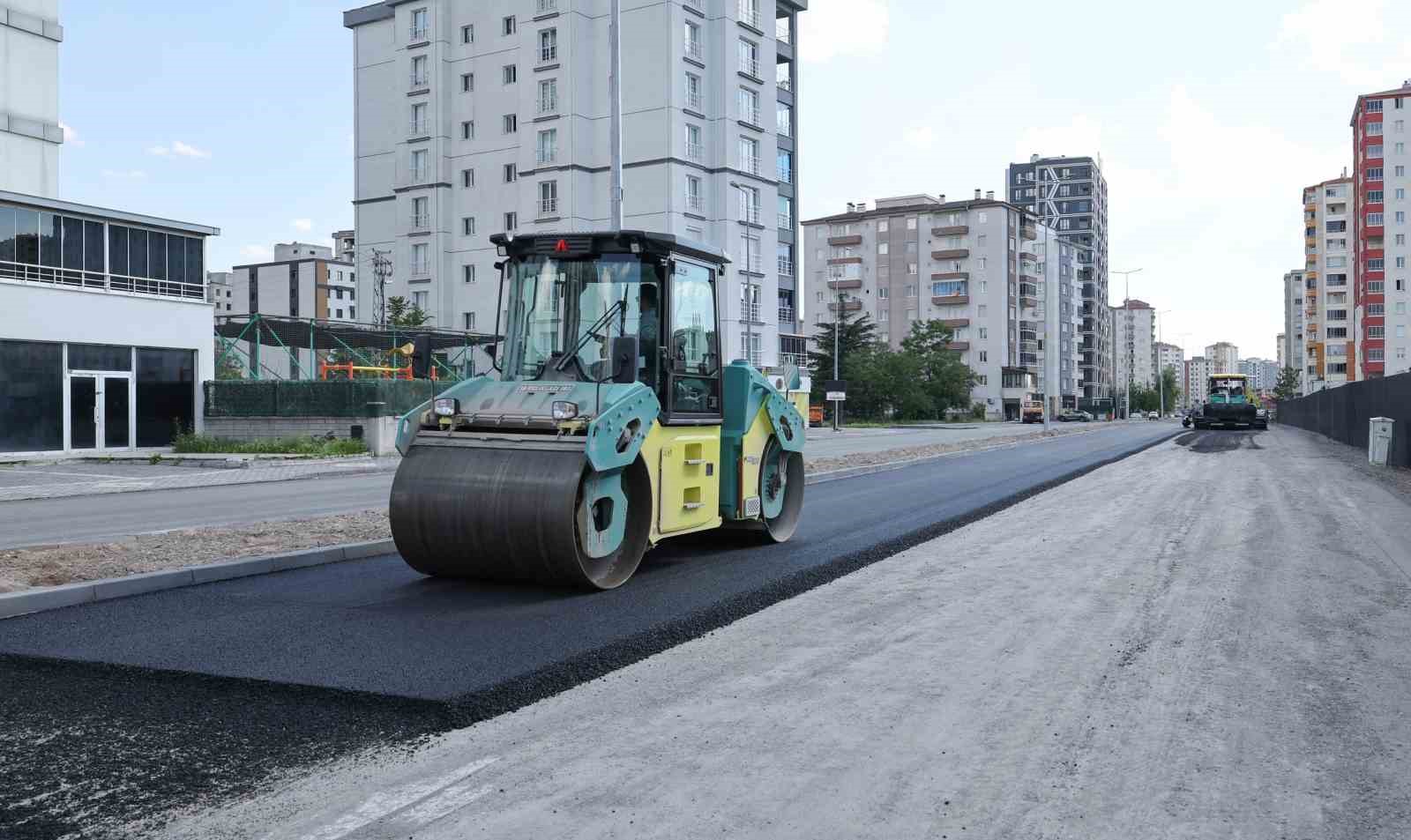 Melikgazi Belediyesi, Yıldırım Beyazıt Mahallesi’ne yaptığı yeni yol ile ulaşımı rahatlatacak