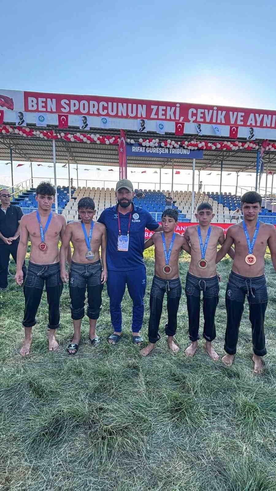 Muğla’nın güreşçileri Manisa’da 6 madalya ile döndü