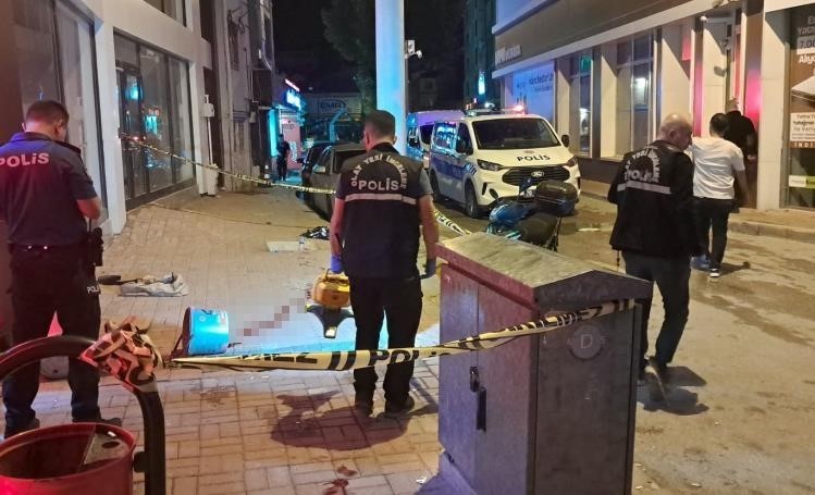 Karaman&rsquo;da bı&ccedil;aklı kavga: 15 yaşındaki &ccedil;ocuk yaralandı