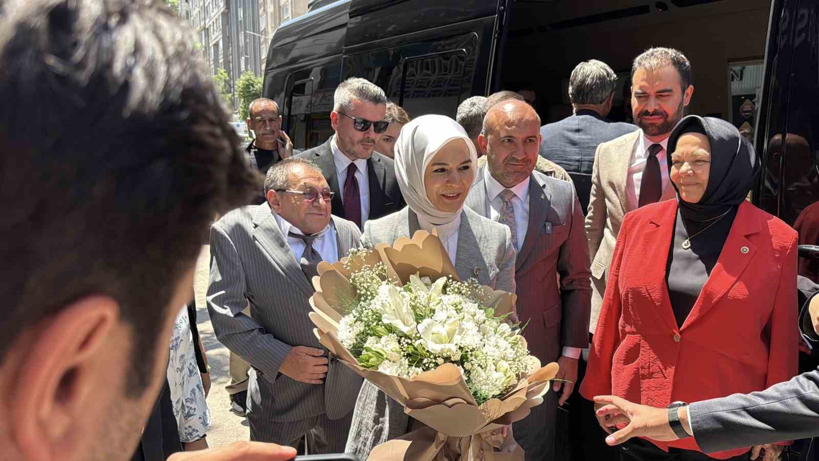 Bakan Göktaş, AK Parti Eskişehir İl Başkanlığı’nı ziyaret etti