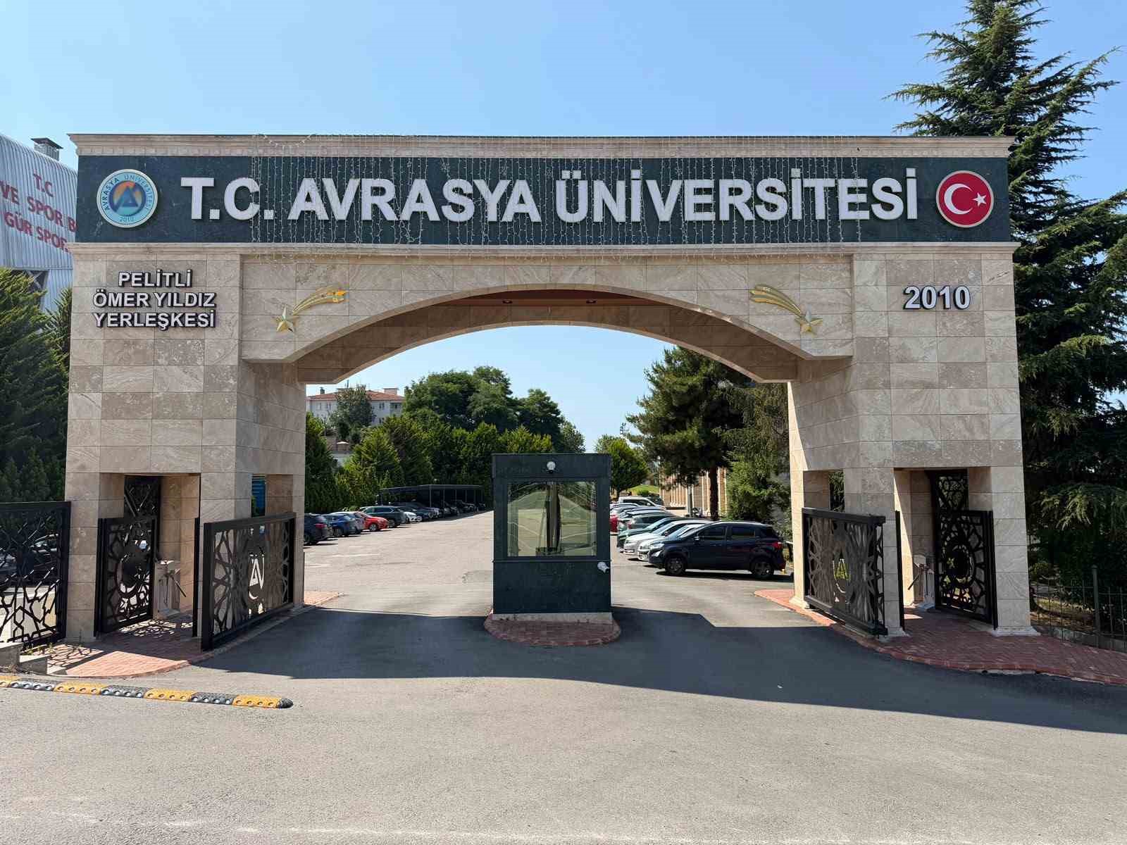Avrasya Üniversitesi’nden eğitime destek, ailelere nefes