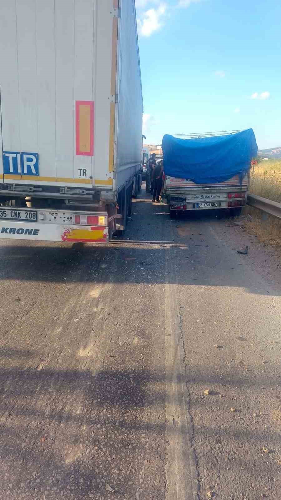 Susurluk’ta tır ile aracın çarpıştığı kazada 1 kişi yaralandı