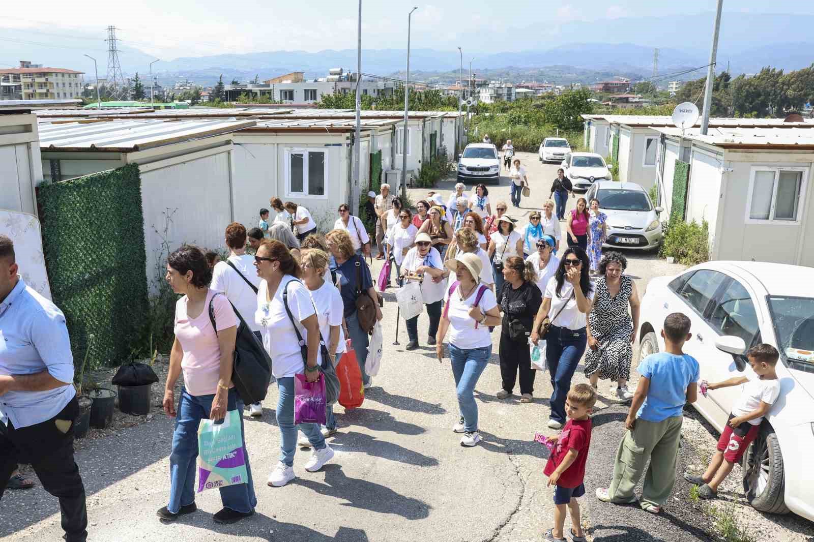 Mezitli’nin kadınları Hatay’da dayanışma için buluştu