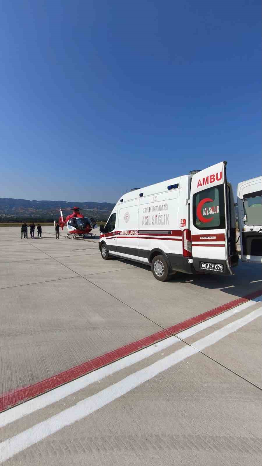 Tokat’ta kafa travması geçiren çocuk, helikopter ambulansla Ankara’ya sevk edildi
