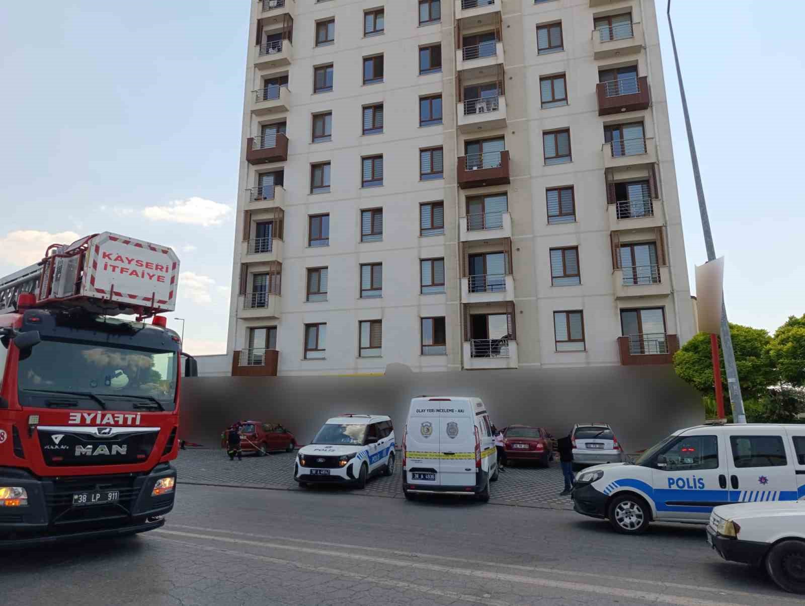 5&rsquo;inci kattan d&uuml;şen &ccedil;ocuk ağır yaralandı