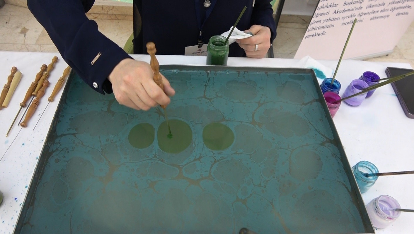 Lisede yolunun kesiştiği bir öğretmeni sonrası bu sanata başladı
