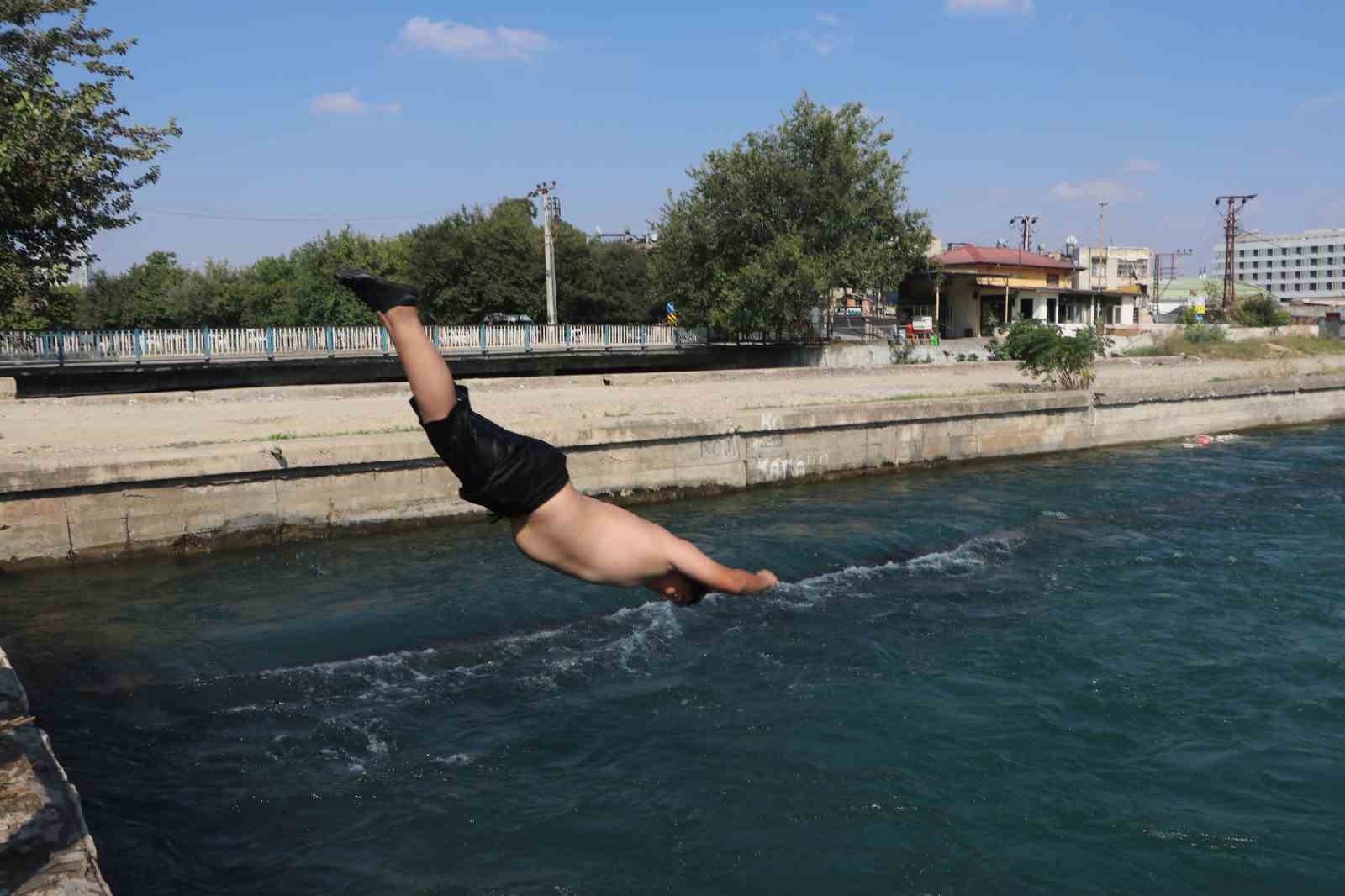 Adana&rsquo;da &ccedil;ocukların tehlikeli serinliği eyl&uuml;l ayında da s&uuml;r&uuml;yor