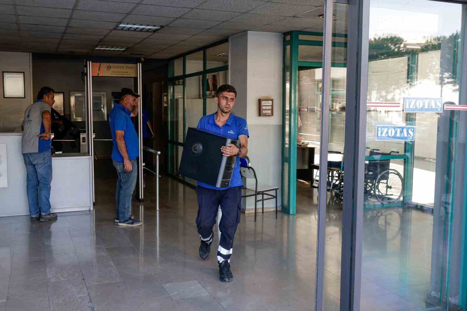 İzmir Otogarı’nda haciz şoku: Klimalar koltuklar söküldü