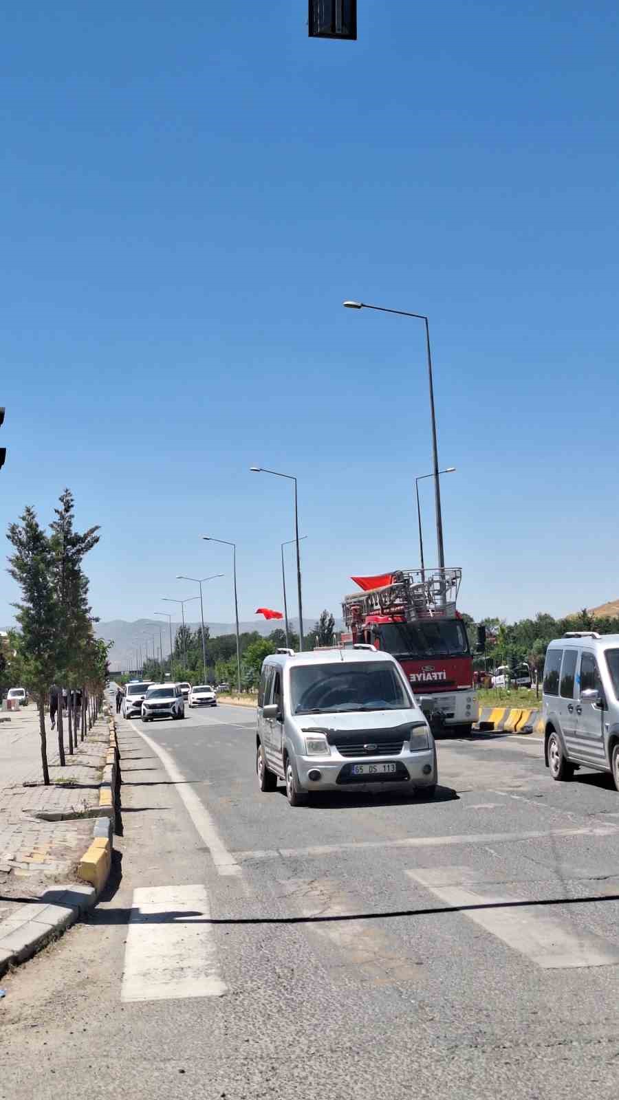Patnos’ta otomobilin çarptığı 3 bisikletli çocuk yaralandı