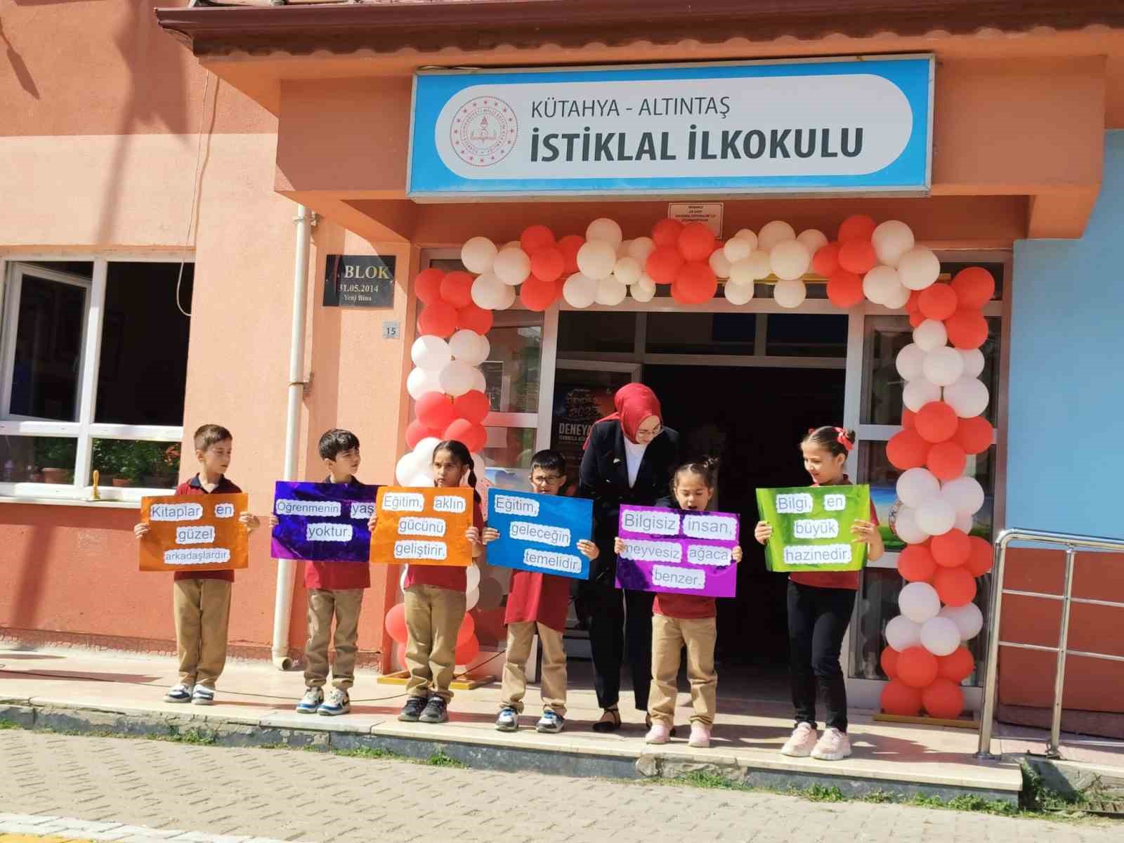 Altıntaş’ta İlköğretim Haftası coşkuyla kutlandı