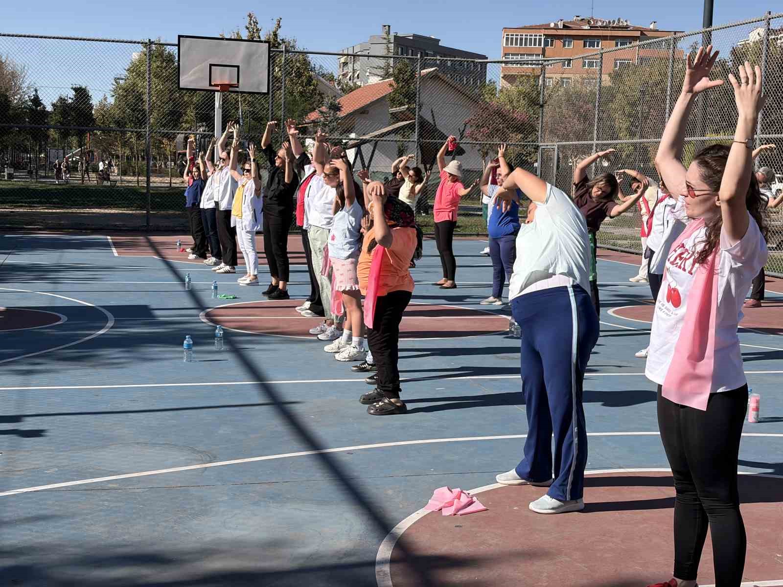 Kırklareli’nde kadınlar, fizyoterapist eşliğinde günün yorgunluğunu attı
