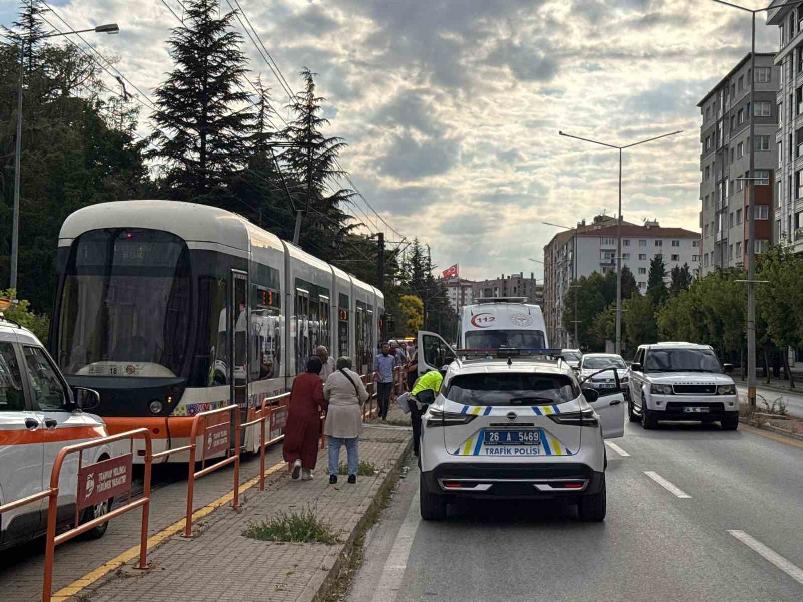 Eskişehir’de trafik kazası: Anne ve 4 yaşındaki kızı yaralandı