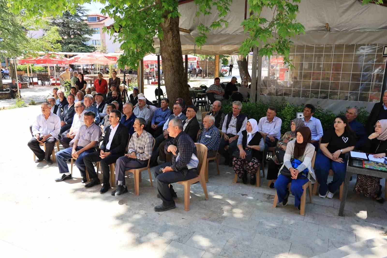 Başkan Arslan üretime destek için coğrafi işaretli Çameli fasulyesini çiftçiyle buluşturdu