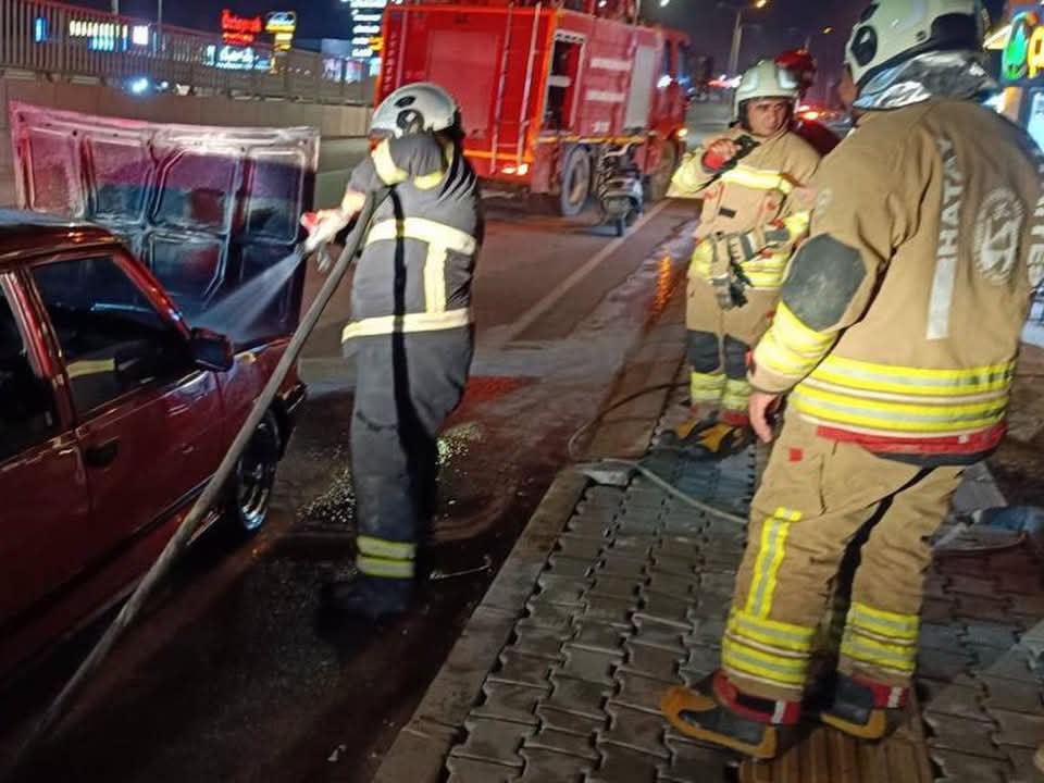 Antakya&rsquo;da otomobil yangını