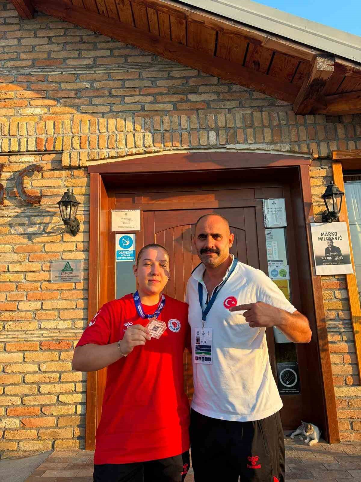Sakaryalı boksörler, madalyadan madalyaya koşuyor
