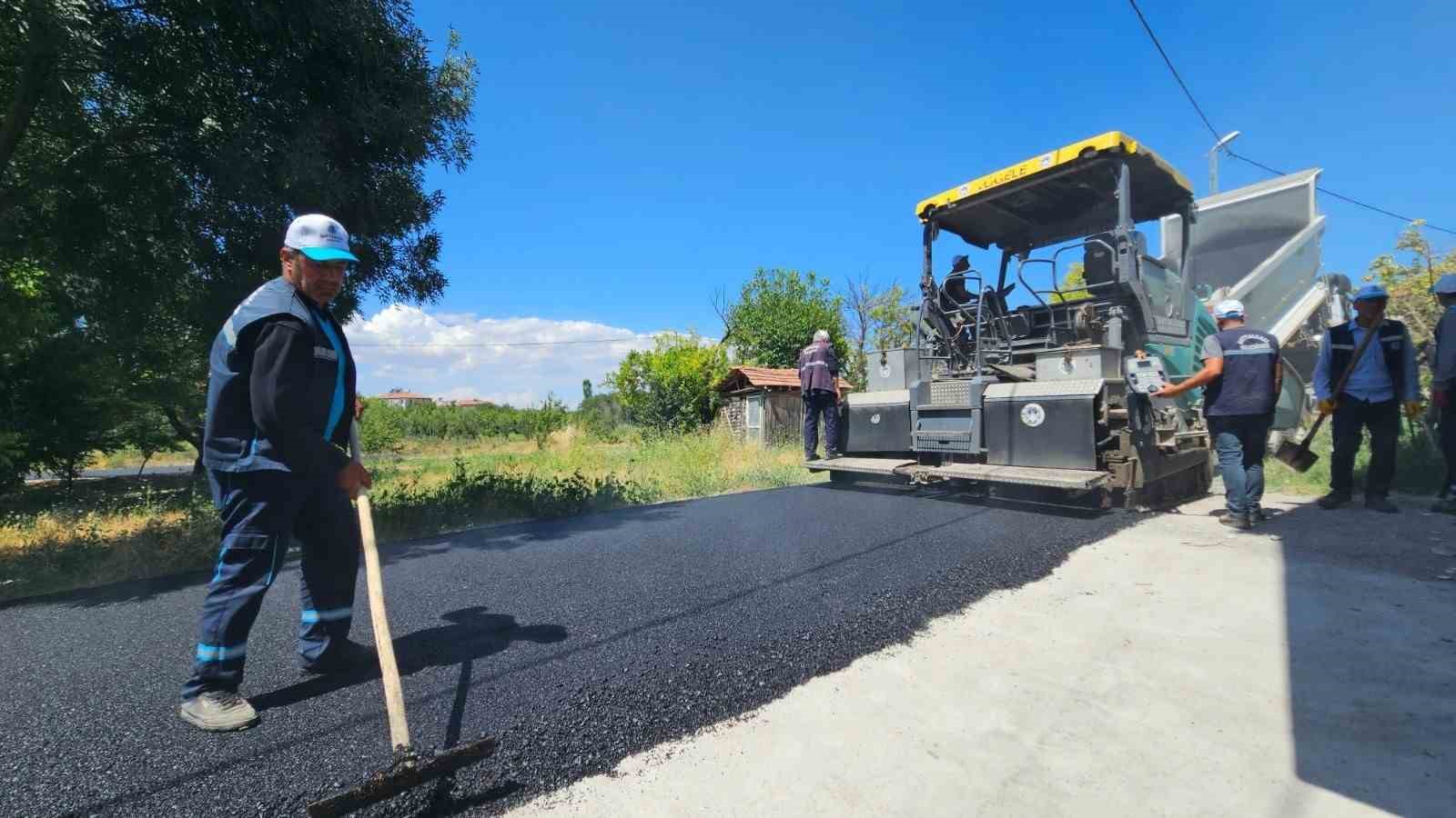 Battalgazi’de asfalt mesaisi aralıksız sürüyor