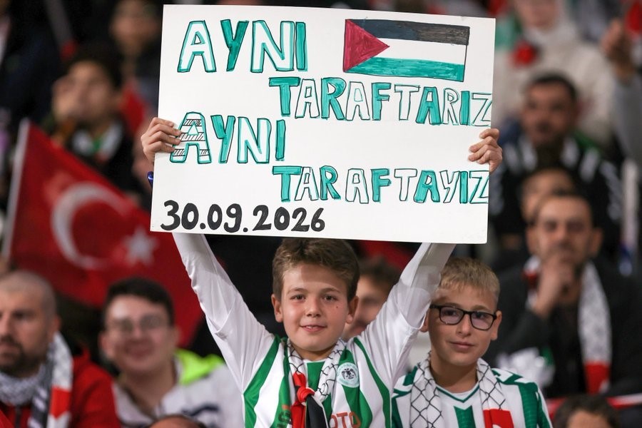 İletişim Başkanı Duran: "Konyaspor ile Filistin Milli Takımı’nın anlamlı buluşması, sporun birleştiren gücünü bir kez daha gösterdi"