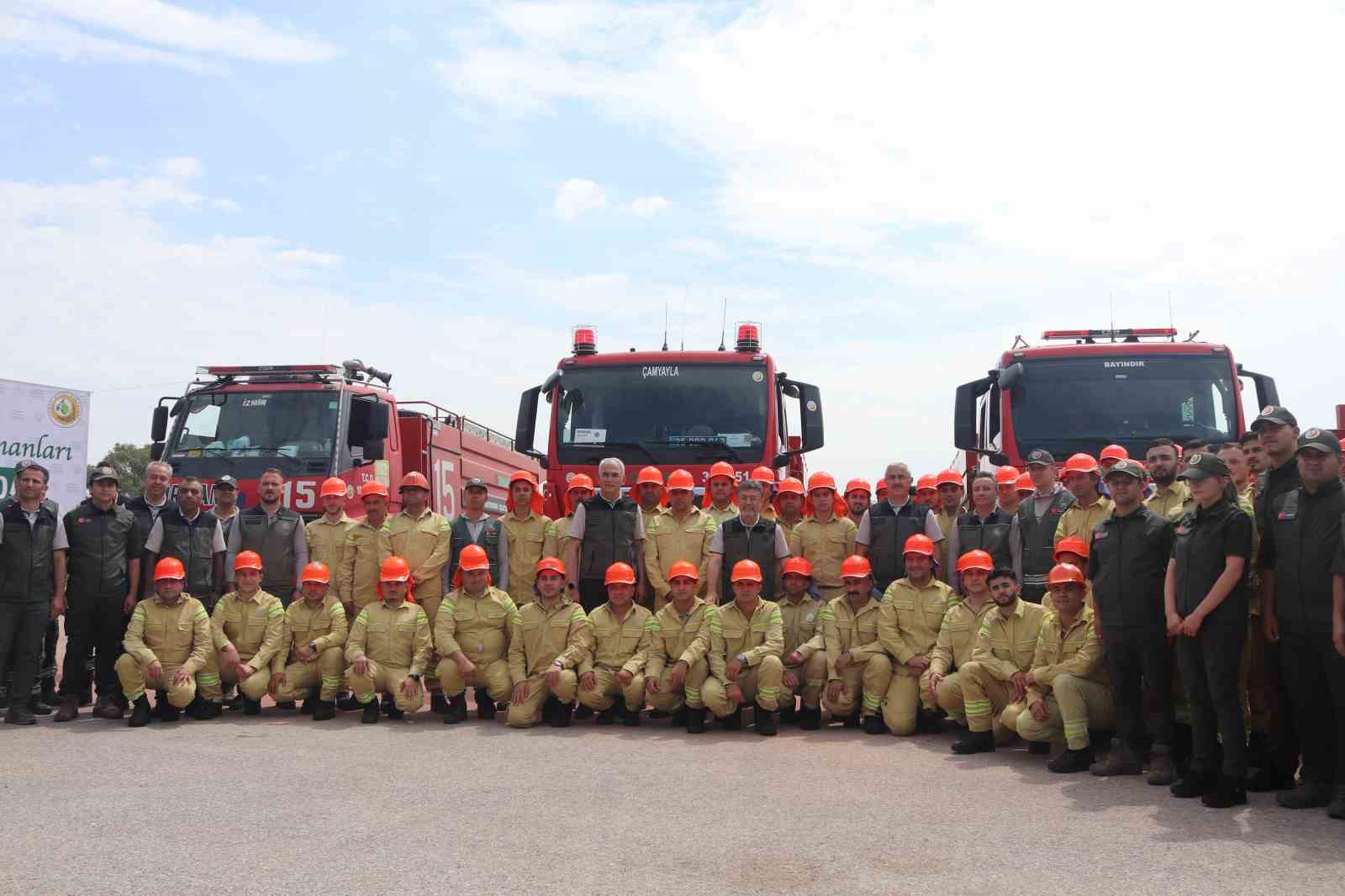 Bakan Yumaklı: "28 uçak, 119 helikopter, 14 ile yeşil vatanımıza havadan kalkan oluyoruz"