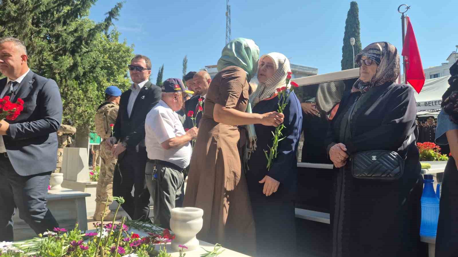 15 Temmuz şehidi Münür Alkan kabri başında anıldı