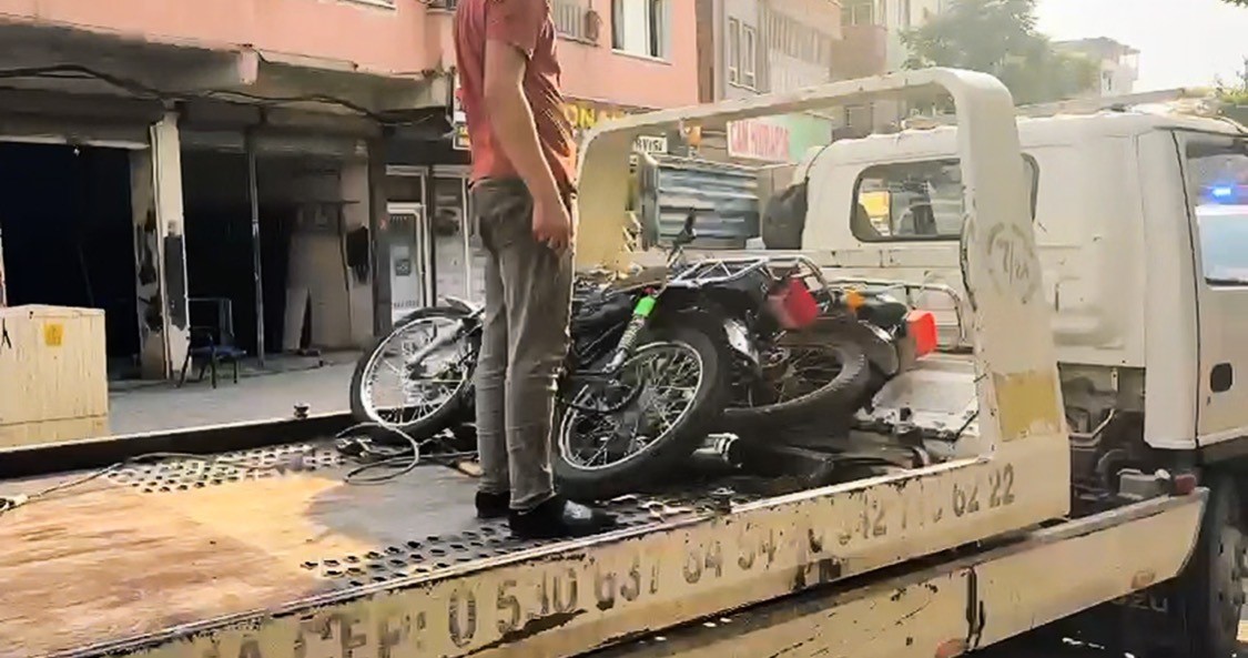 Batman yediemin otoparkından 2 motosiklet &ccedil;alan &ccedil;ocuk tutuklandı