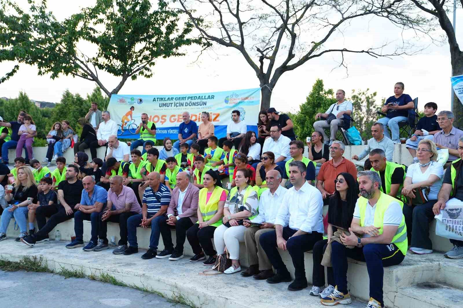 Kartal’da bisikletler çevre ve umut için döndü