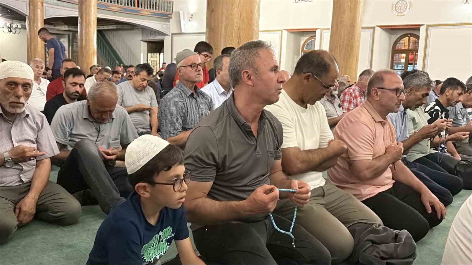 Çorum’da Mevlid Kandili dualarla idrak edildi